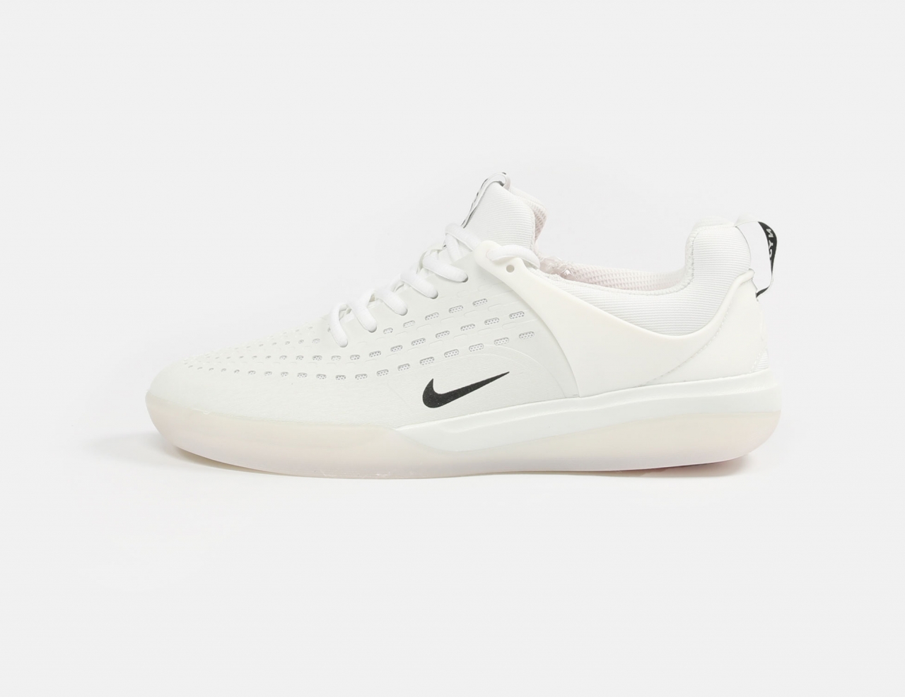 Nike SB Zoom Nyjah 3 Sneaker - White