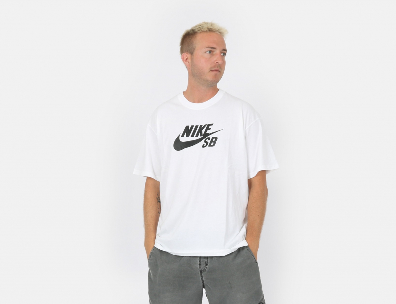 Nike SB Logo Skate T-Shirt - Black